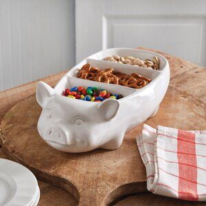Farmhouse Pig Bowl in white ceramic